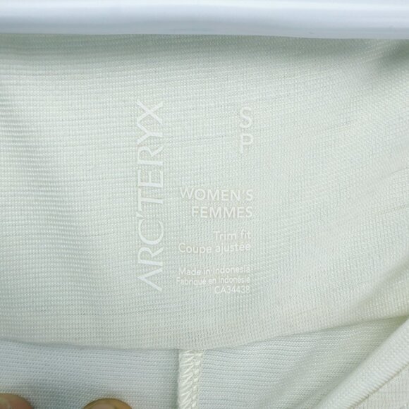ARC'TERYX Merino-Blend Trim Fit V-Neck Short Sleeve Ivory Off-White Tee Size S - Picture 3 of 6